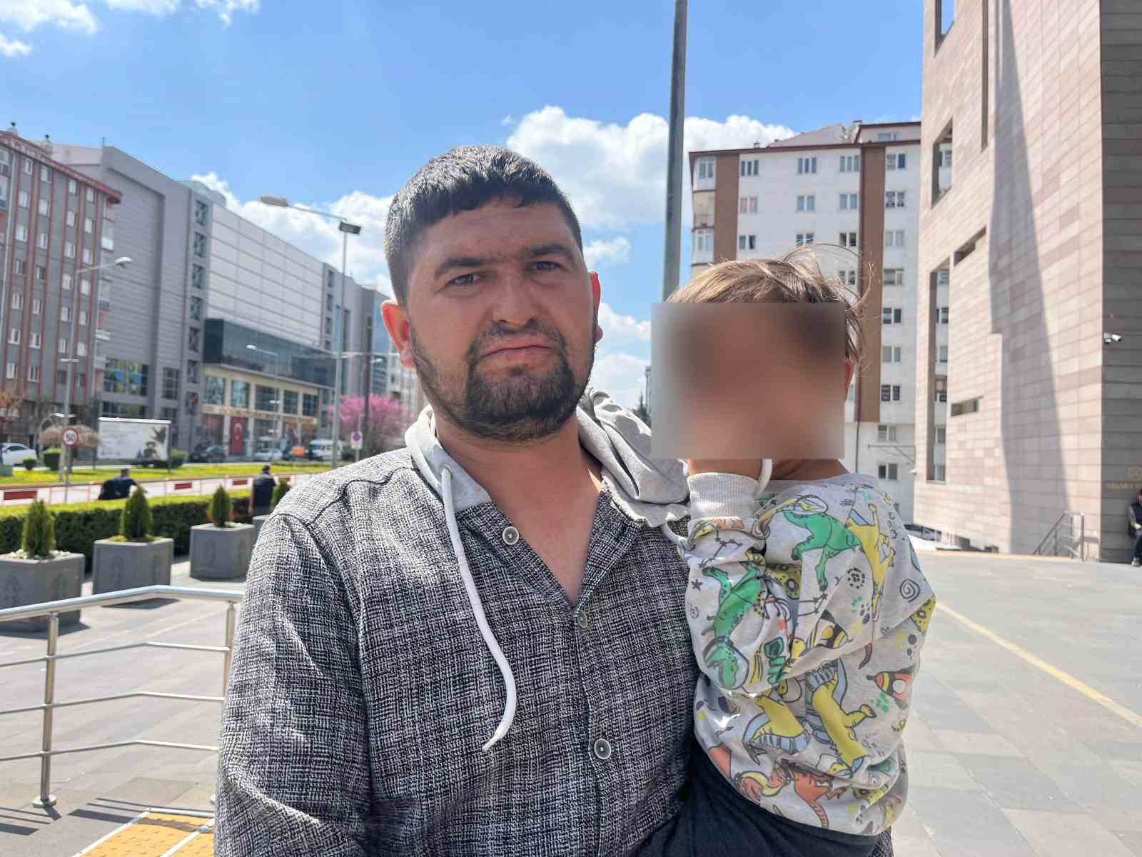 cocuklarinin birinin elinde sigara digerinde alkol sisesi olan anne beraat etti 0 3dmHOnEL