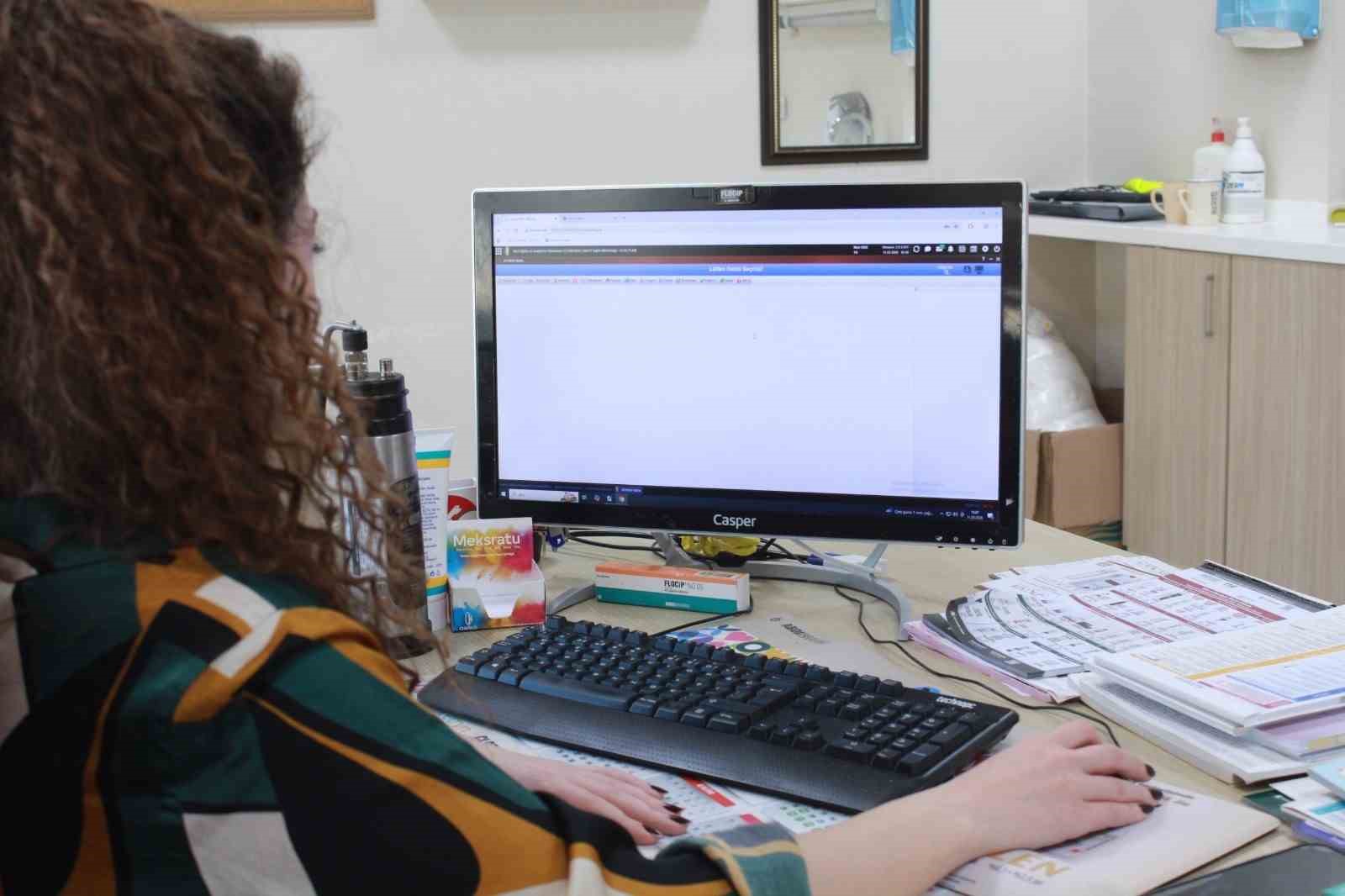 Çocukluk döneminde geçirilen suçiçeği, yıllar sonra zayıf bağışıklık ve stres dönemlerinde yeniden ortaya çıkıyor 6 cocukluk doneminde gecirilen sucicegi yillar sonra zayif bagisiklik ve stres donemlerinde yeniden ortaya cikiyor