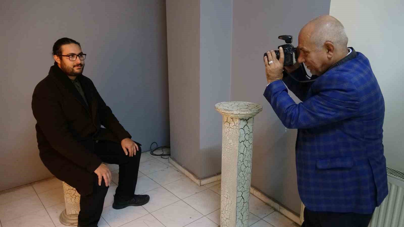 cocukluk hayali olan fotografciligi 55 yildir surduruyor 1 cIDMKi8K