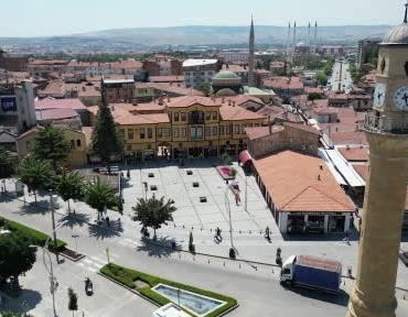 cocukluk-hayalini-emekli-olunca-gerceklestirdi-18-yildir-antika-urunleri-gelecege-tasiyor-3Jiw5KY7.jpg