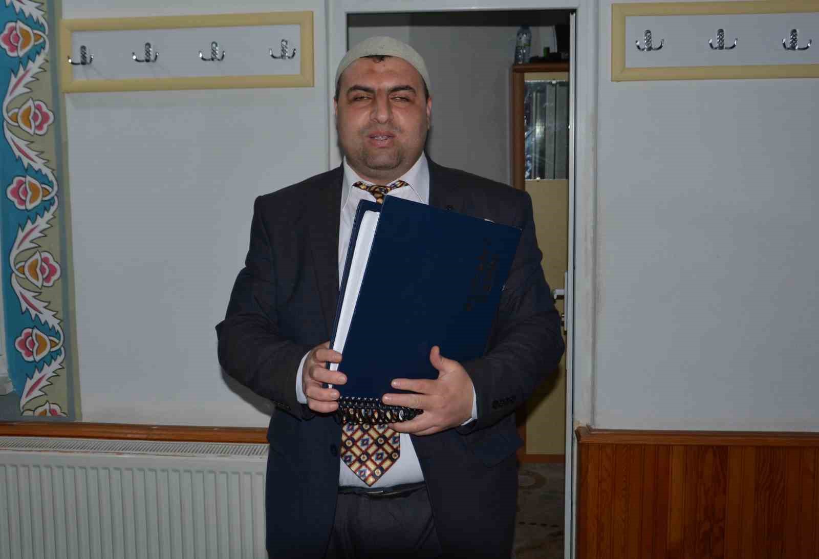 cocukluk hayalini gercege donusturen gorme engelli muezzin engelli olmak kuran okumaya engel degildir 1 XLgBIsyh