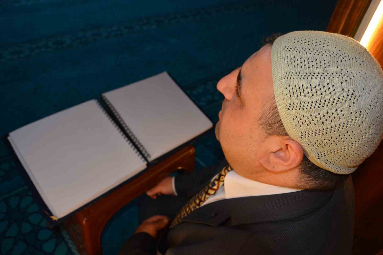 cocukluk hayalini gercege donusturen gorme engelli muezzin engelli olmak kuran okumaya engel degildir 2 3fa8Akwk