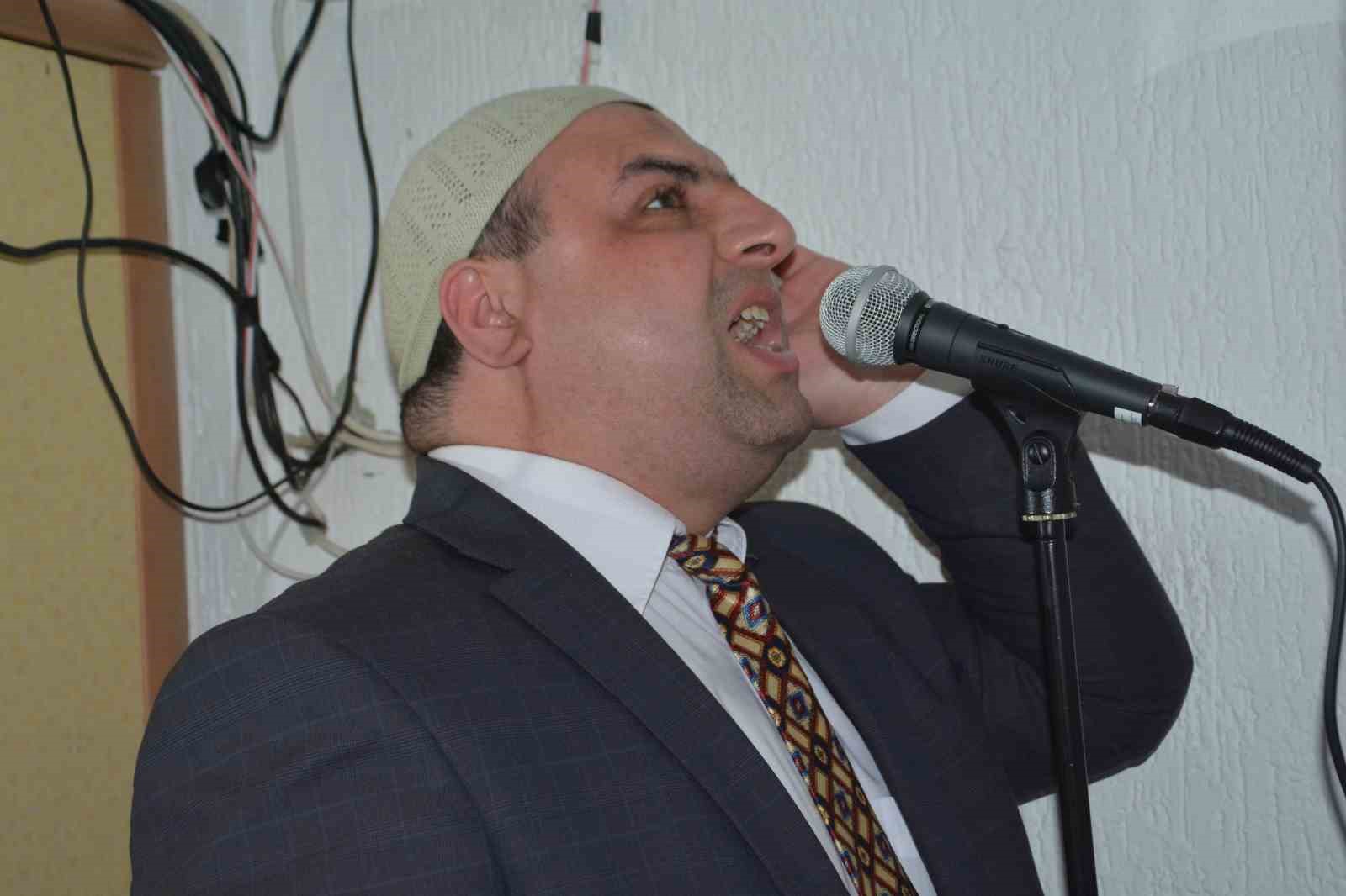 cocukluk hayalini gercege donusturen gorme engelli muezzin engelli olmak kuran okumaya engel degildir 4