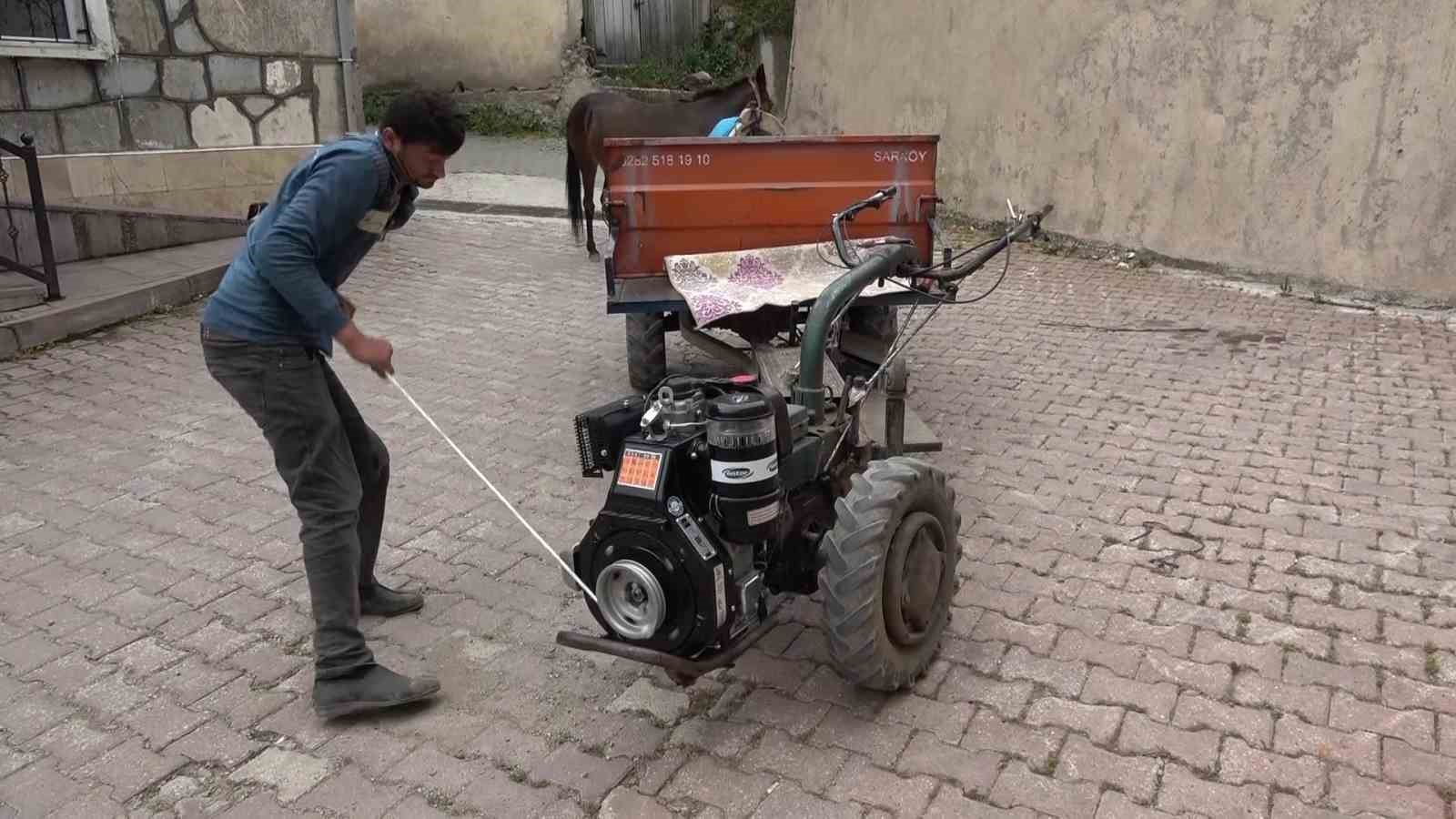 Çok sevdiği katırını peşinden hiç ayırmıyor 10 cok sevdigi katirini pesinden hic ayirmiyor 6 IsfnTGSf