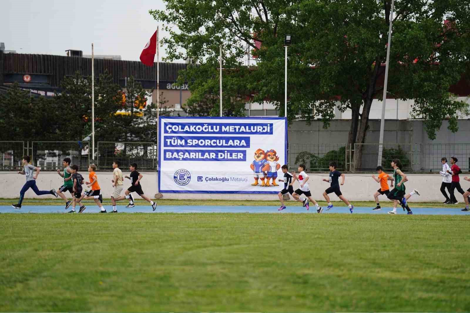 colakoglu metalurji 19 mayisi genc sporcularla kutladi 2 balu1QVr