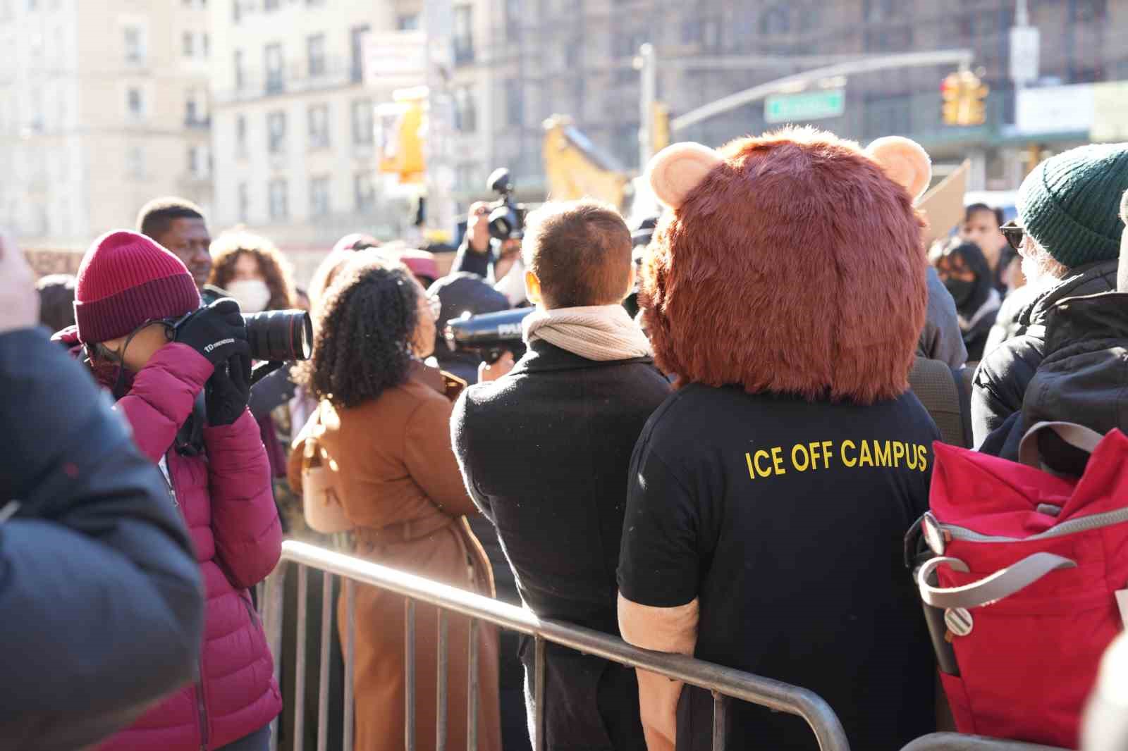 columbia universitesi onunde ice protestosu 10 ogrenci gozaltina alindi 7 AKZ2T6bn