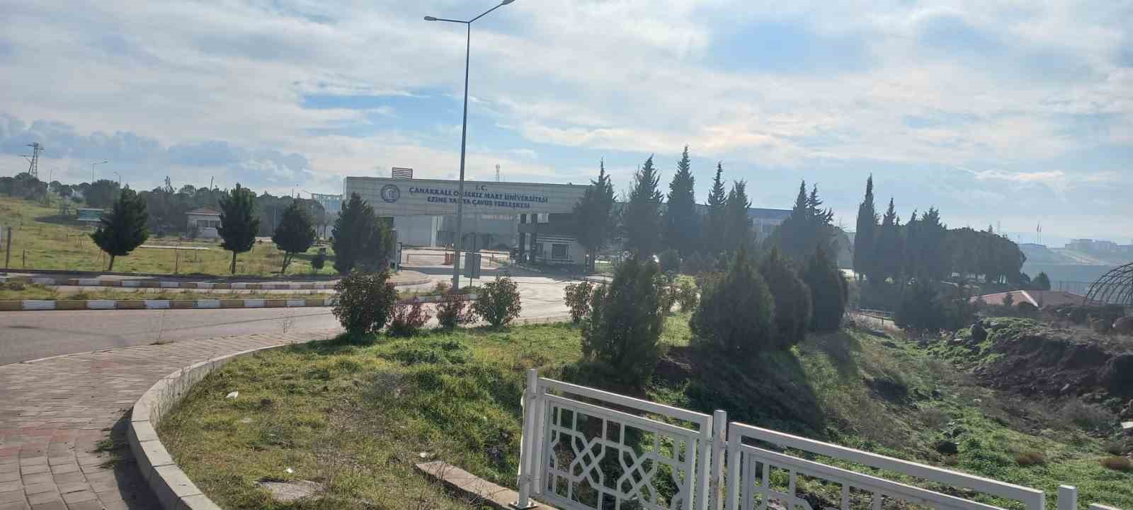 ÇOMÜ’de öğrencilik kaydı için sistemde usulsüzlük yapan personel açığa alındı 5 comude ogrencilik kaydi icin sistemde usulsuzluk yapan personel aciga alindi 1 7k5pIY6z