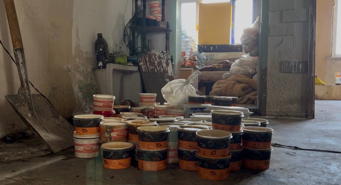 cop evde bitkin halde bulunan adamin yeni hali sasirtti 1