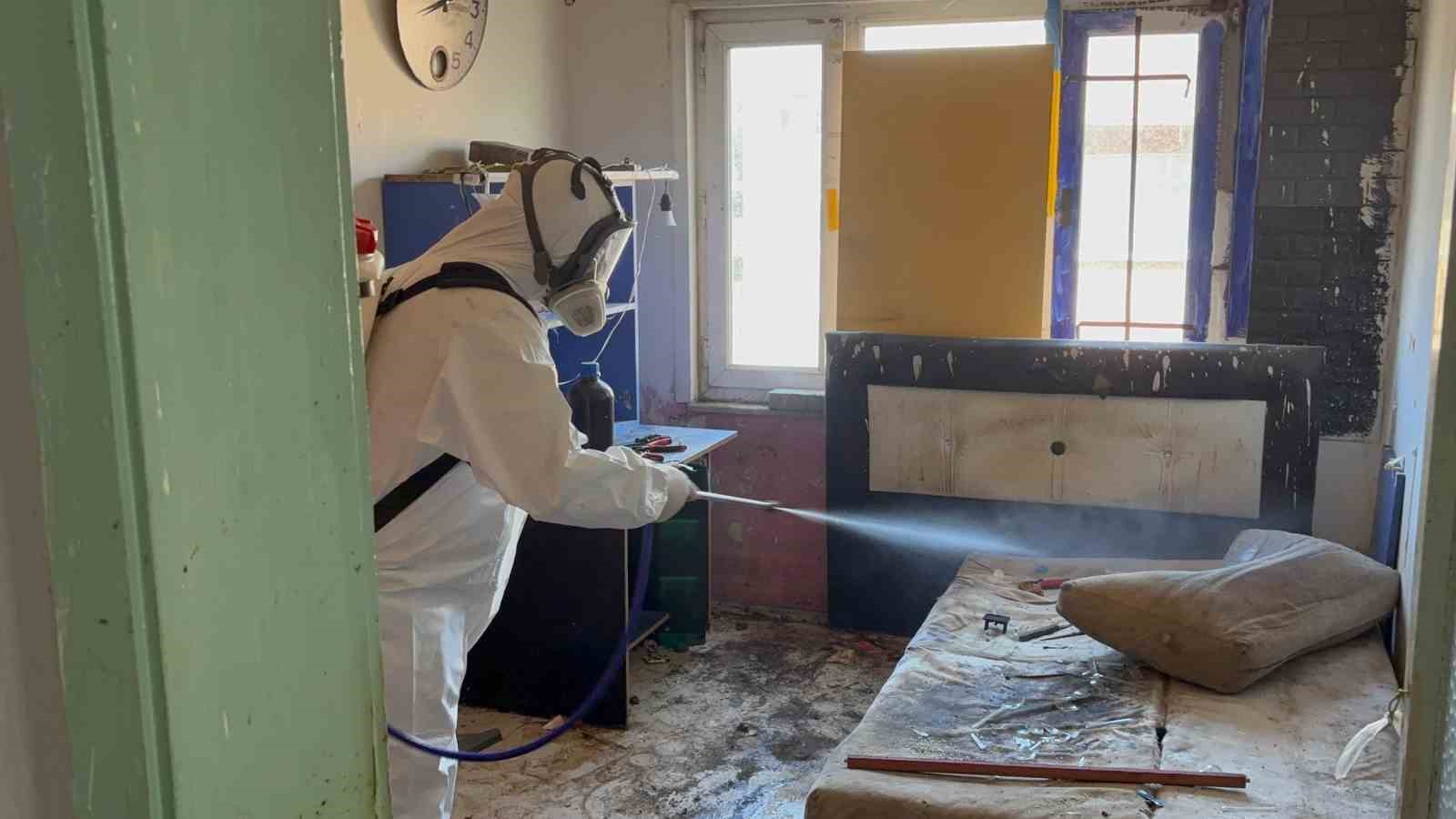 cop evde bitkin halde bulunan adamin yeni hali sasirtti 2 9gfEKi4m