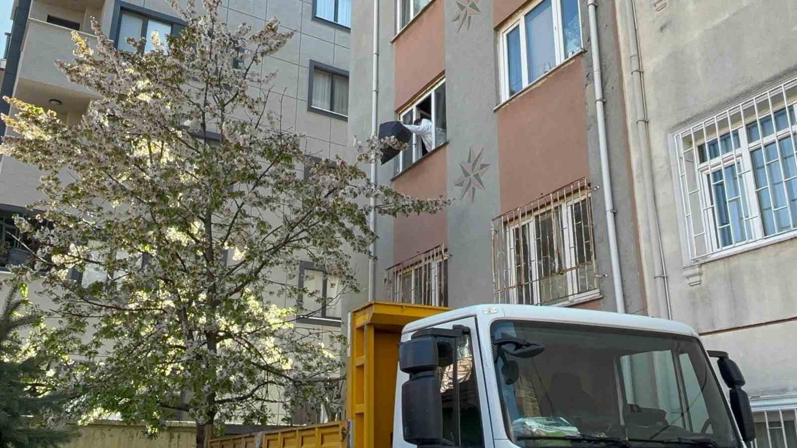 cop evin altindan dram cikti bir senedir disari cikmiyorum 2 rPI3XkPh