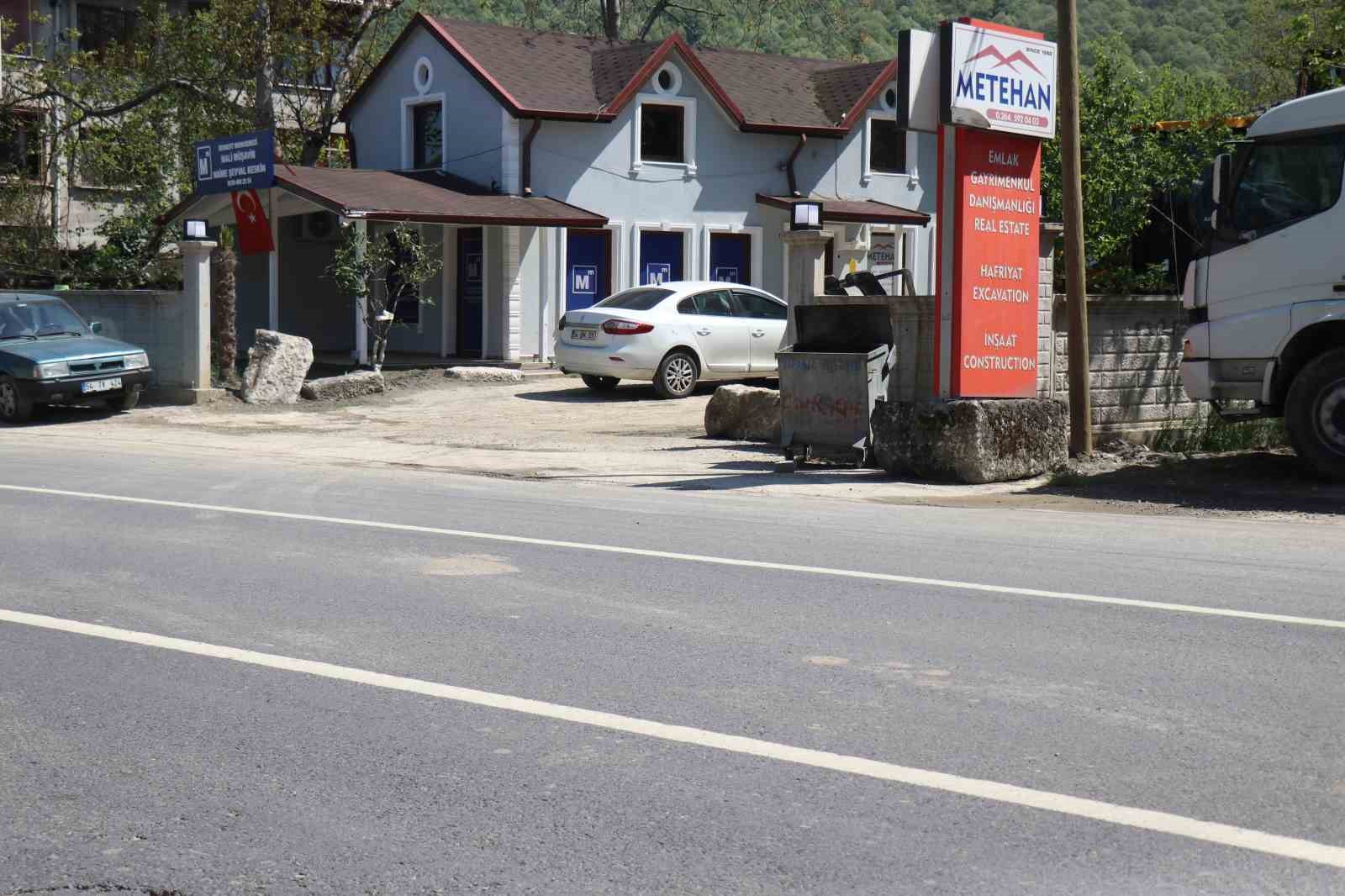 cop kamyonu altinda kalan kadin hayatini kaybetti 2 LK6BNEwB