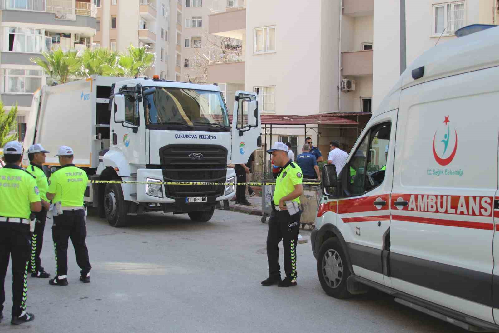 Çöp kamyonunun çarptığı yaşlı kadın hayatını kaybetti 6 cop kamyonunun carptigi yasli kadin hayatini kaybetti 2 ZpPFAa4B