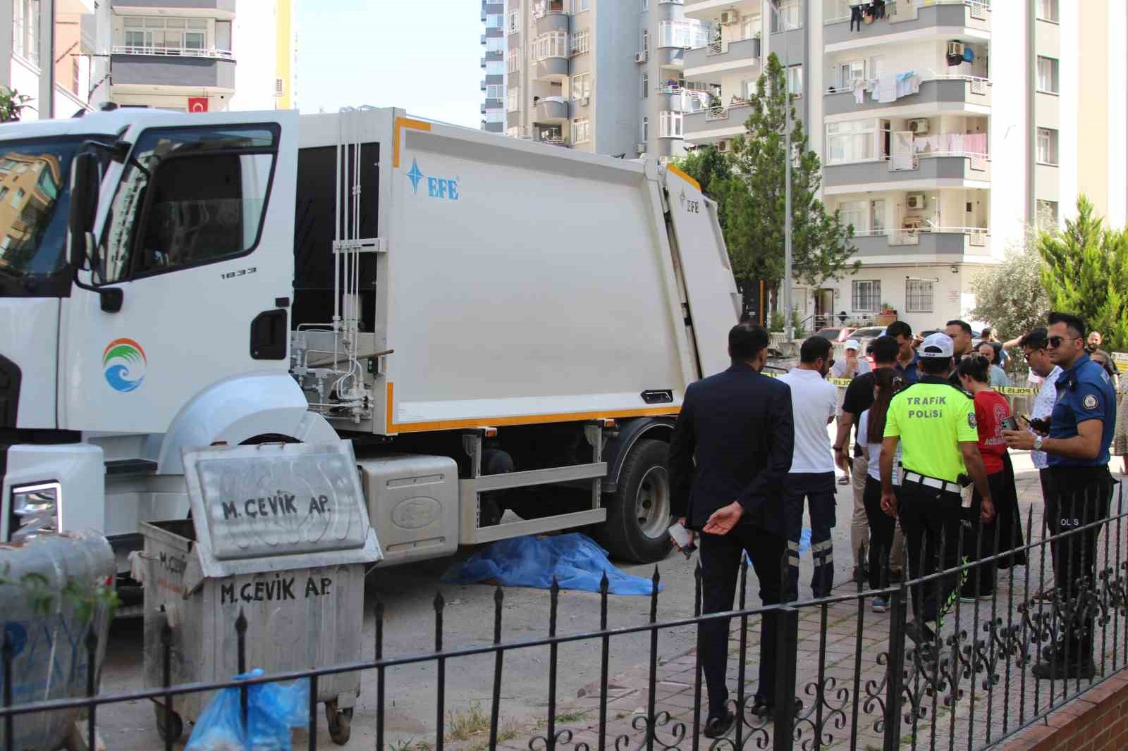 Çöp kamyonunun çarptığı yaşlı kadın hayatını kaybetti 8 cop kamyonunun carptigi yasli kadin hayatini kaybetti 4