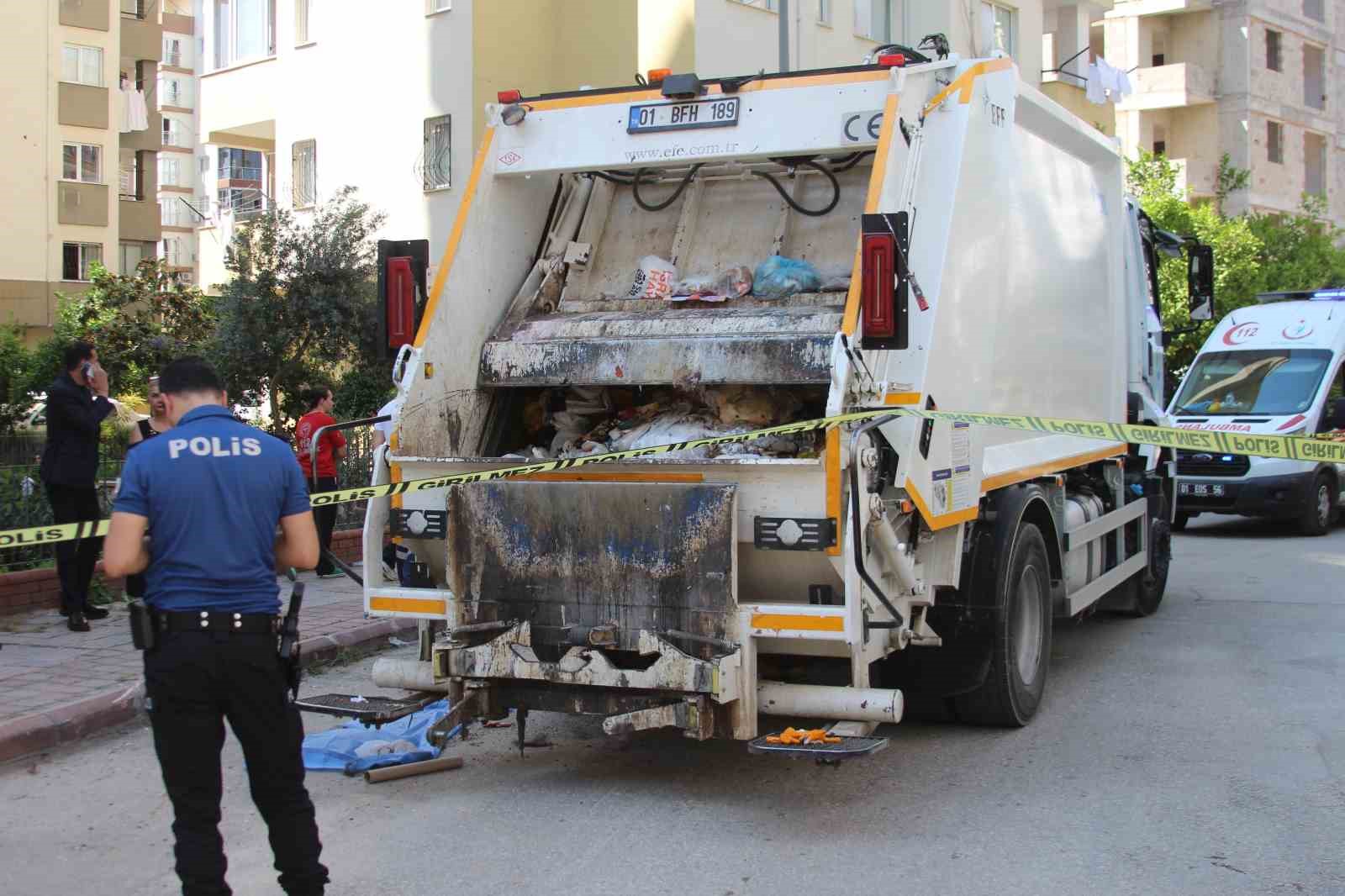 Çöp kamyonunun çarptığı yaşlı kadın hayatını kaybetti 9 cop kamyonunun carptigi yasli kadin hayatini kaybetti 5 NZsAV1bV