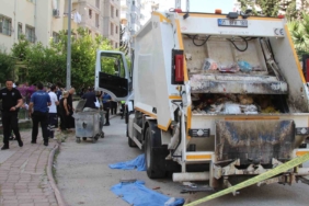 cop-kamyonunun-carptigi-yasli-kadin-hayatini-kaybetti-NhbCb1nO.jpg