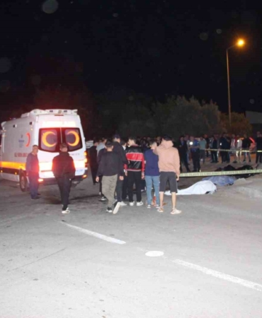 cop-kamyonuyla-carpisan-motosikletteki-2-genc-hayatini-kaybetti-n1Mitd1V.jpg