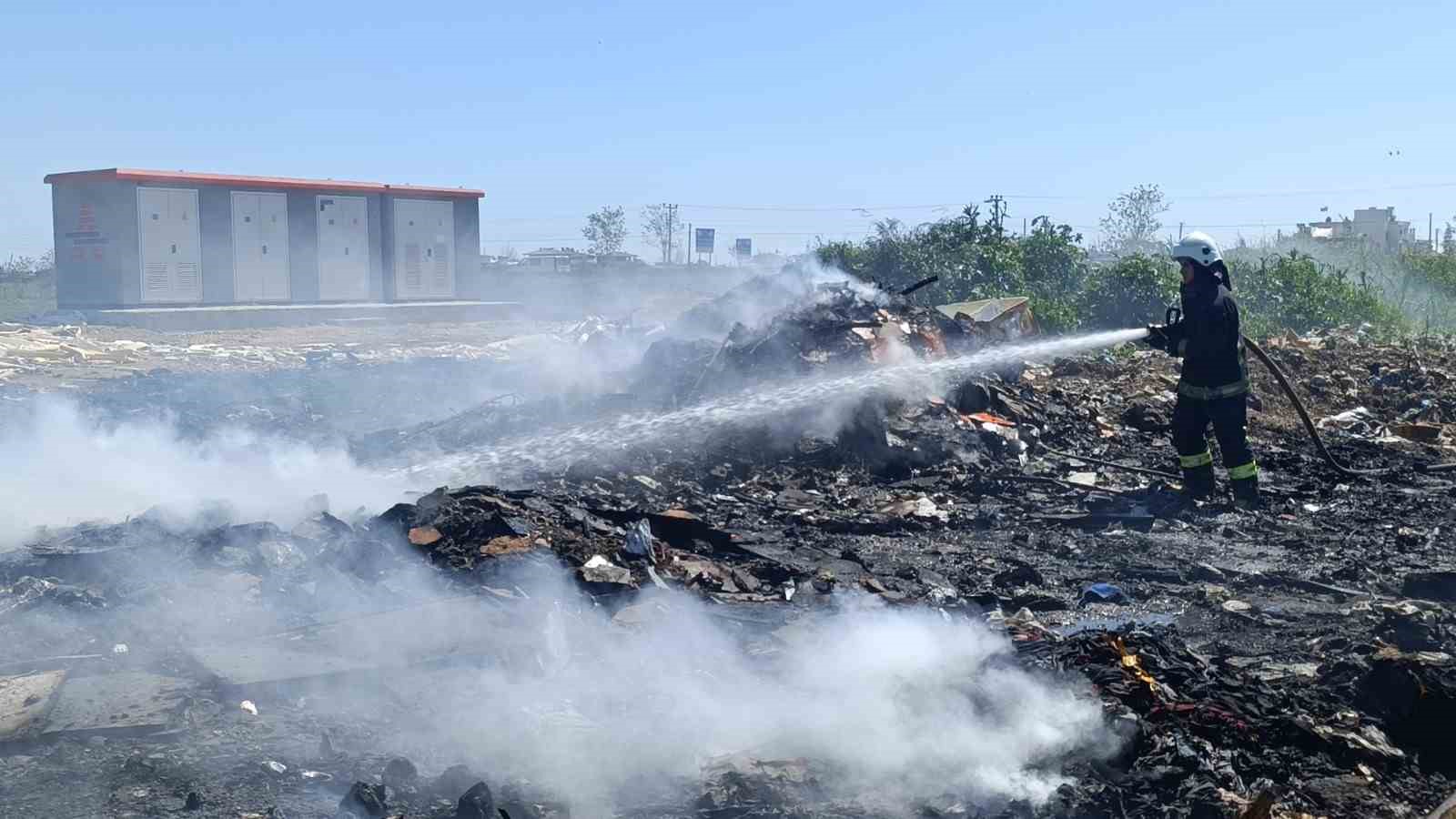 cop ve hurdalar yine alev aldi vatandaslar duruma isyan etti 2 h8VJ26US