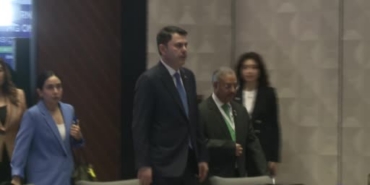 cop31-baskani-kurum-istanbulda-d-8-ulkeleri-cop-31-toplantisina-baskanlik-etti-N69FWbXd.jpg