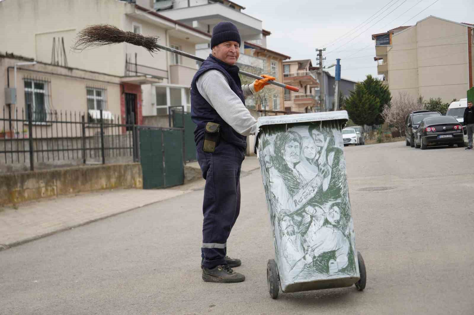 copculer kralinda kemal sunal icin mikrofon olan supurge onun elinde kaleme donustu 1 wasgtSnL