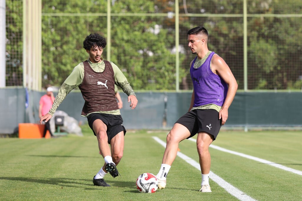 corendon alanyaspor fatih karagumruk maci hazirliklarina basladi 0 WpqhDgJz