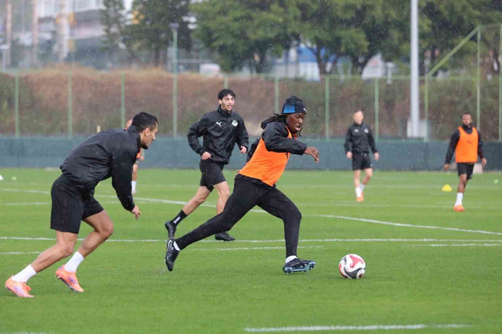 corendon alanyaspor galatasaray maci hazirliklarini surdurdu 0 LgMYzTwH
