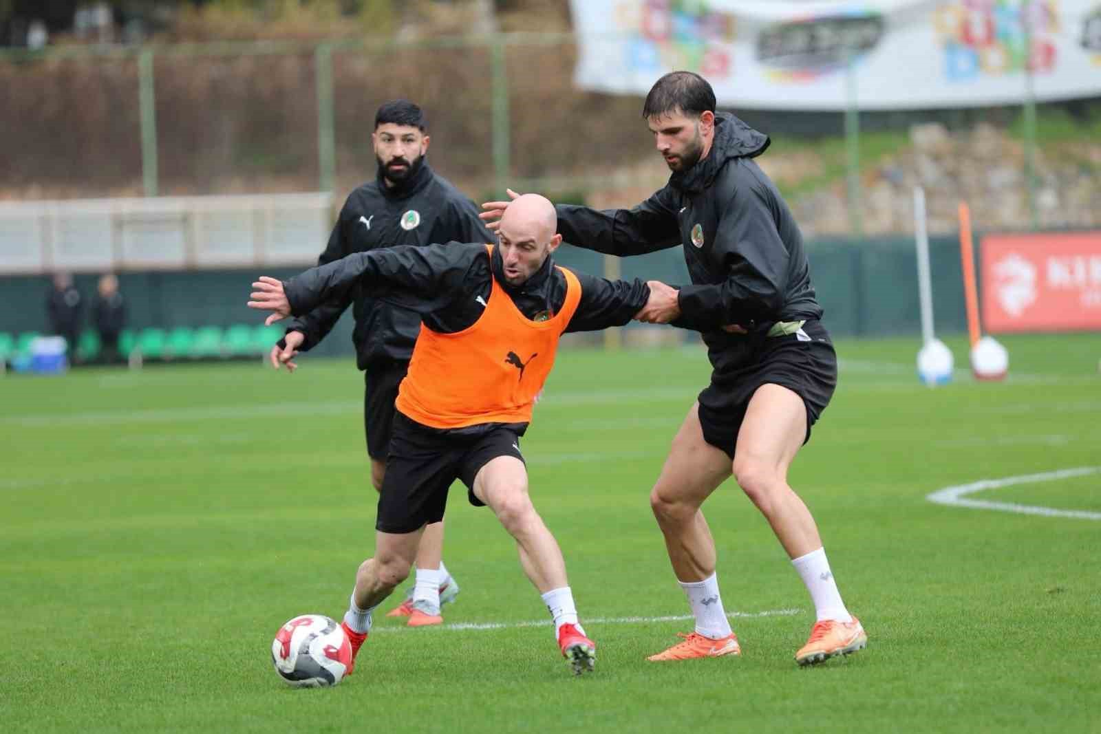 corendon alanyaspor galatasaray maci hazirliklarini surdurdu 2 nhXw8u41