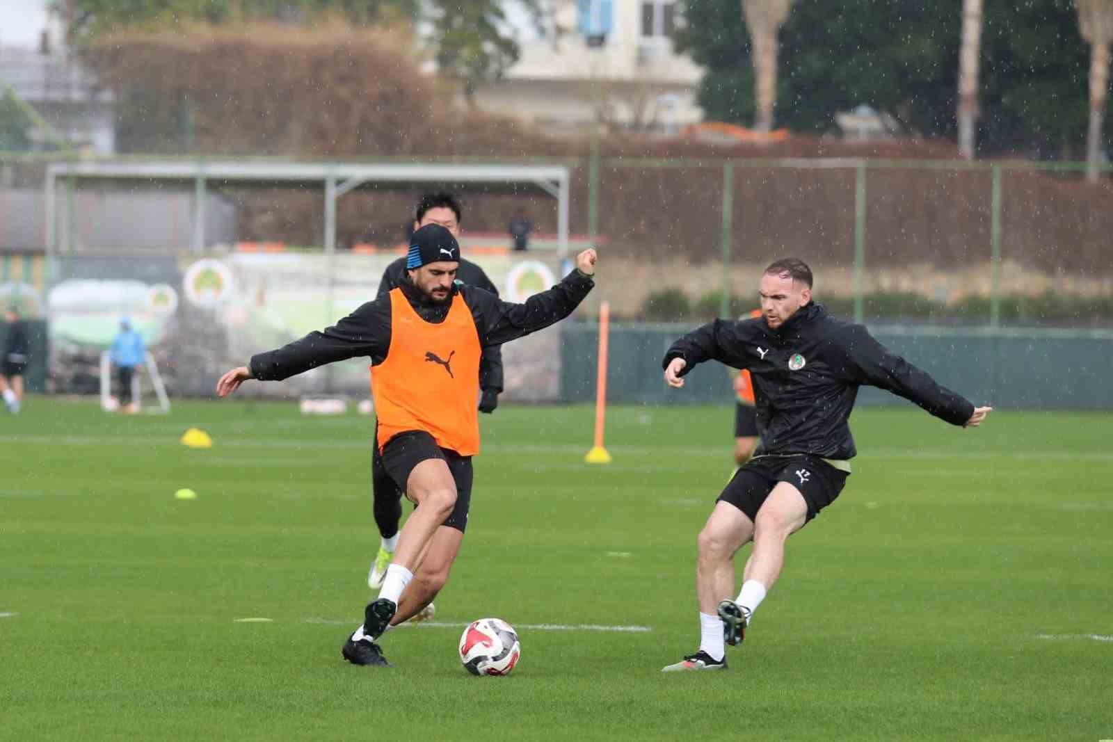 corendon alanyaspor galatasaray maci hazirliklarini surdurdu 6 RJJhB19p