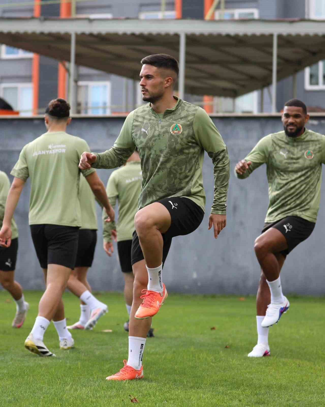 corendon alanyaspor gaziantep fk maci hazirliklarini surdurdu 4 Or98ySWT