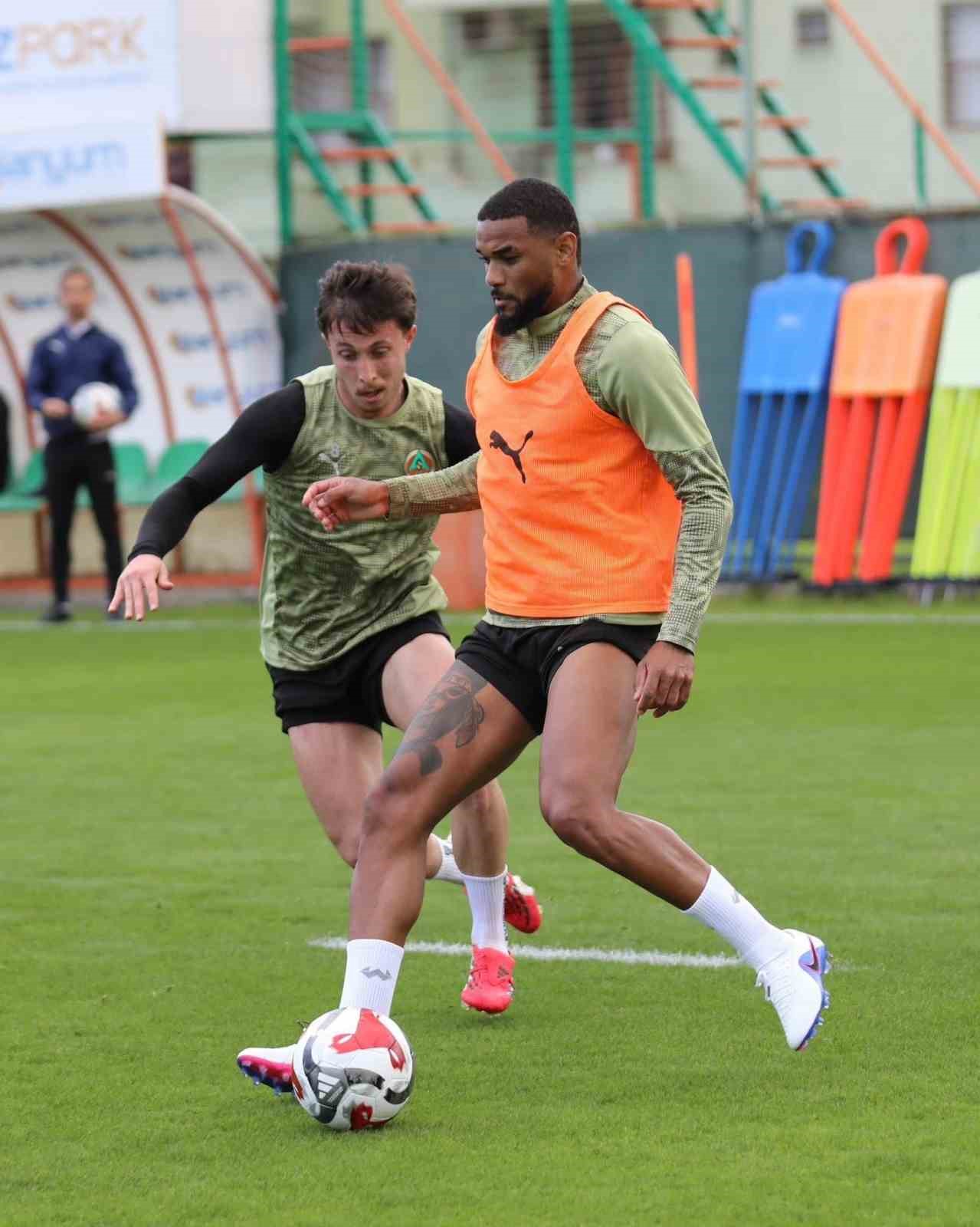 corendon alanyaspor gaziantep fk maci hazirliklarini surdurdu 6 uajitMYf