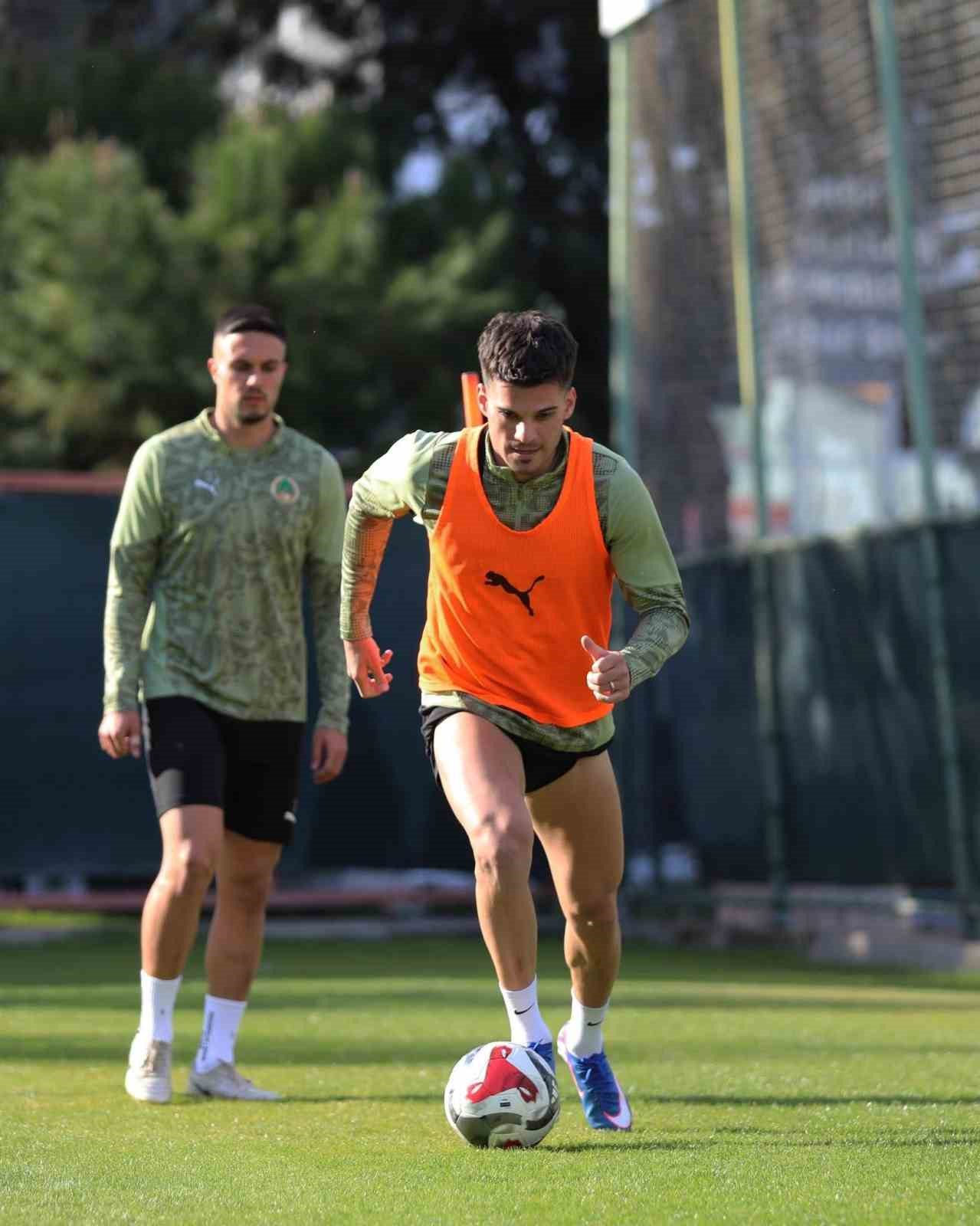 corendon alanyaspor goztepe maci hazirliklari surdurdu 3 6fsPeHdq