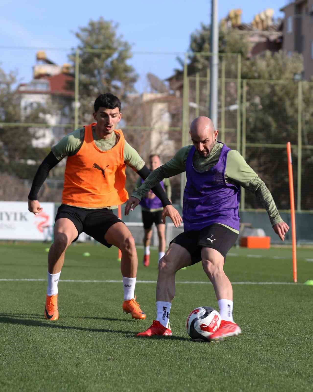 corendon alanyaspor goztepe maci hazirliklari surdurdu 5 JQGhj13c