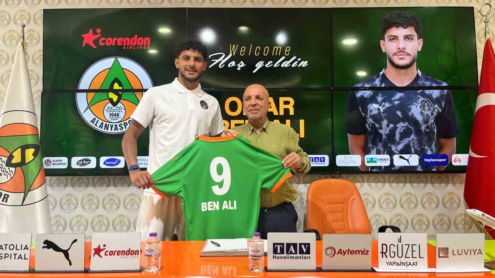 corendon alanyaspor tunuslu santrfor omar ben aliyi renklerine bagladi 0 vL5pHdOS