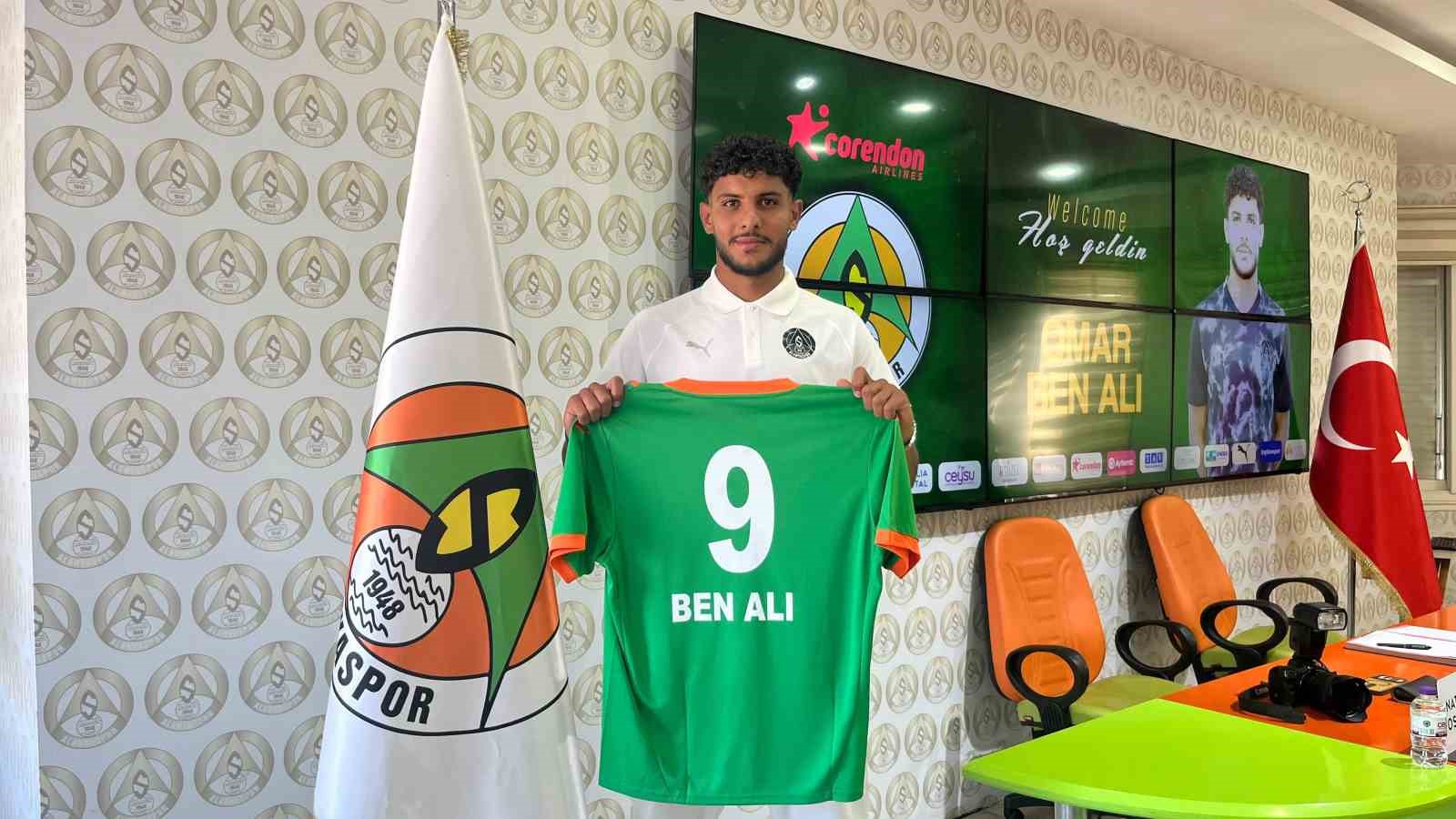 corendon alanyaspor tunuslu santrfor omar ben aliyi renklerine bagladi 4 vKIssgi4