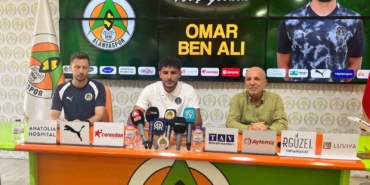 corendon-alanyaspor-tunuslu-santrfor-omar-ben-aliyi-renklerine-bagladi-iQZ5xTkd.jpg