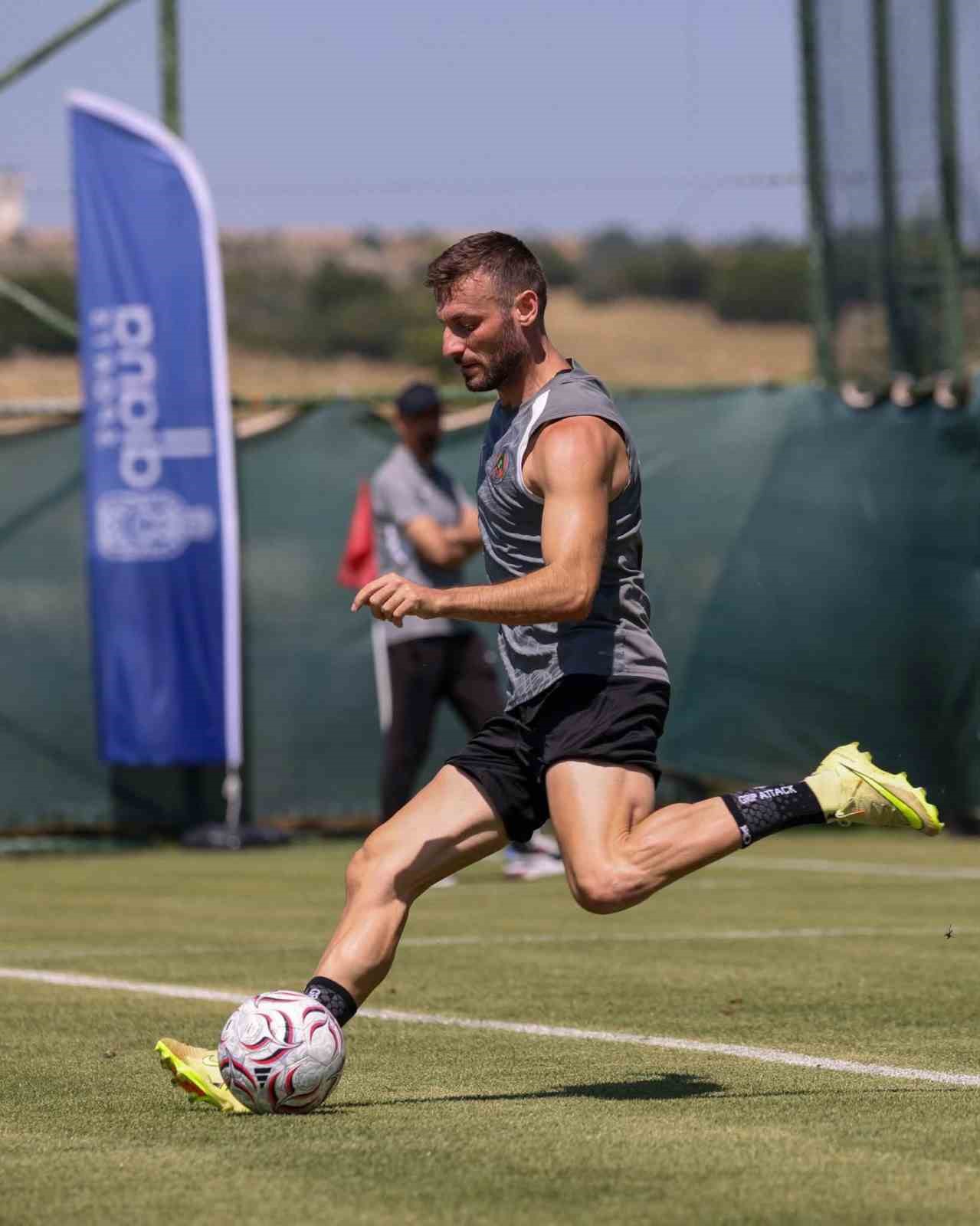 Corendon Alanyaspor yeni sezon hazırlıklarını Burdur’da sürdürüyor 7 corendon alanyaspor yeni sezon hazirliklarini burdurda surduruyor 3 sruUZzl6