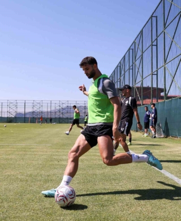 corendon-alanyaspor-yeni-sezon-hazirliklarini-burdurda-surduruyor-eJadvaWO.jpg
