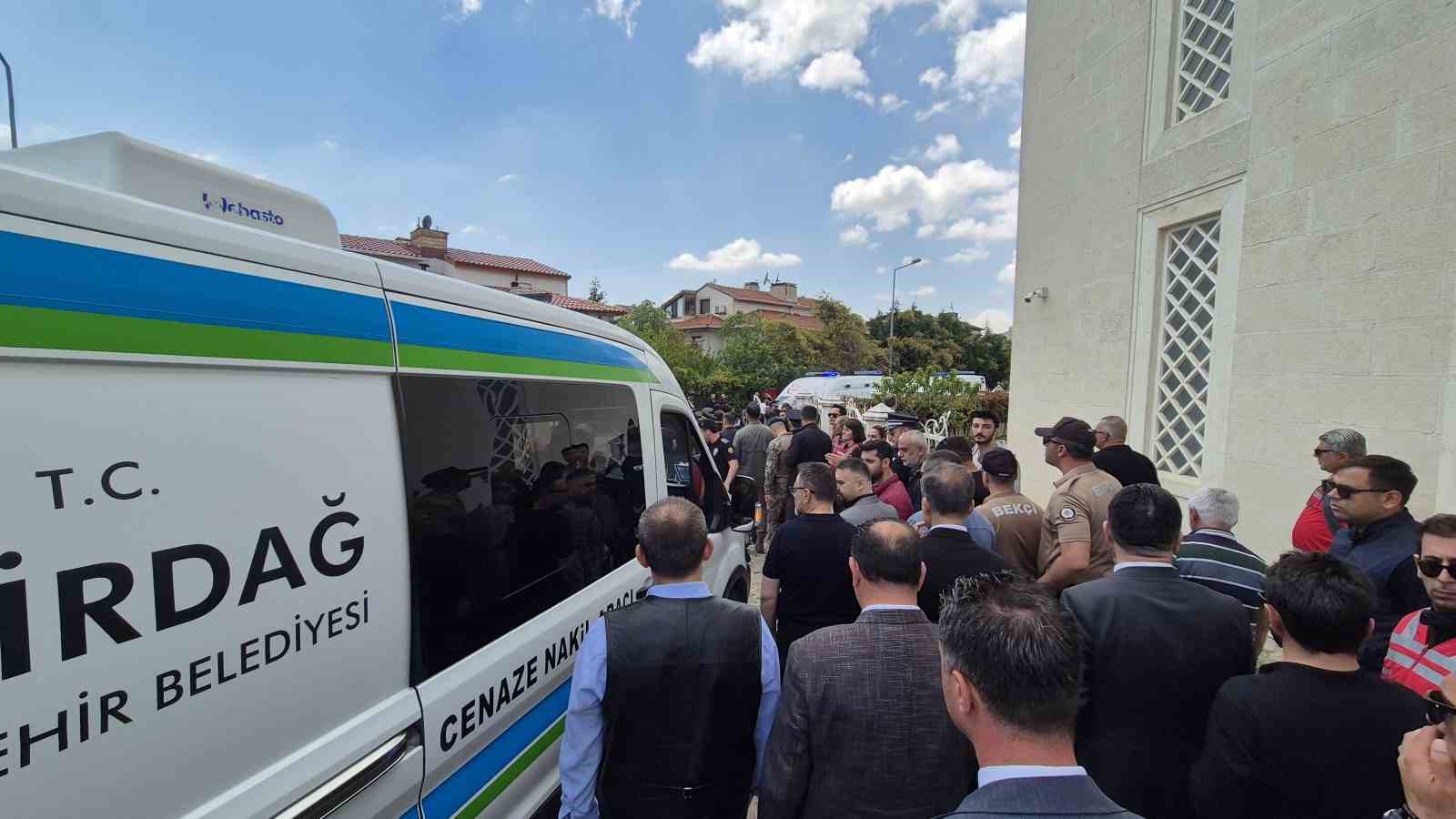 corlu sehitlerini binler ugurladi 8 SnwiT1Jy