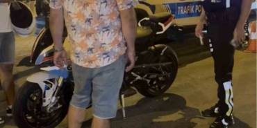 corluda-akrobatik-hareketler-yapan-motosikletliye-agir-ceza-hCwnn5Bk.jpg