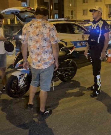 corluda-akrobatik-hareketler-yapan-motosikletliye-agir-ceza-hCwnn5Bk.jpg