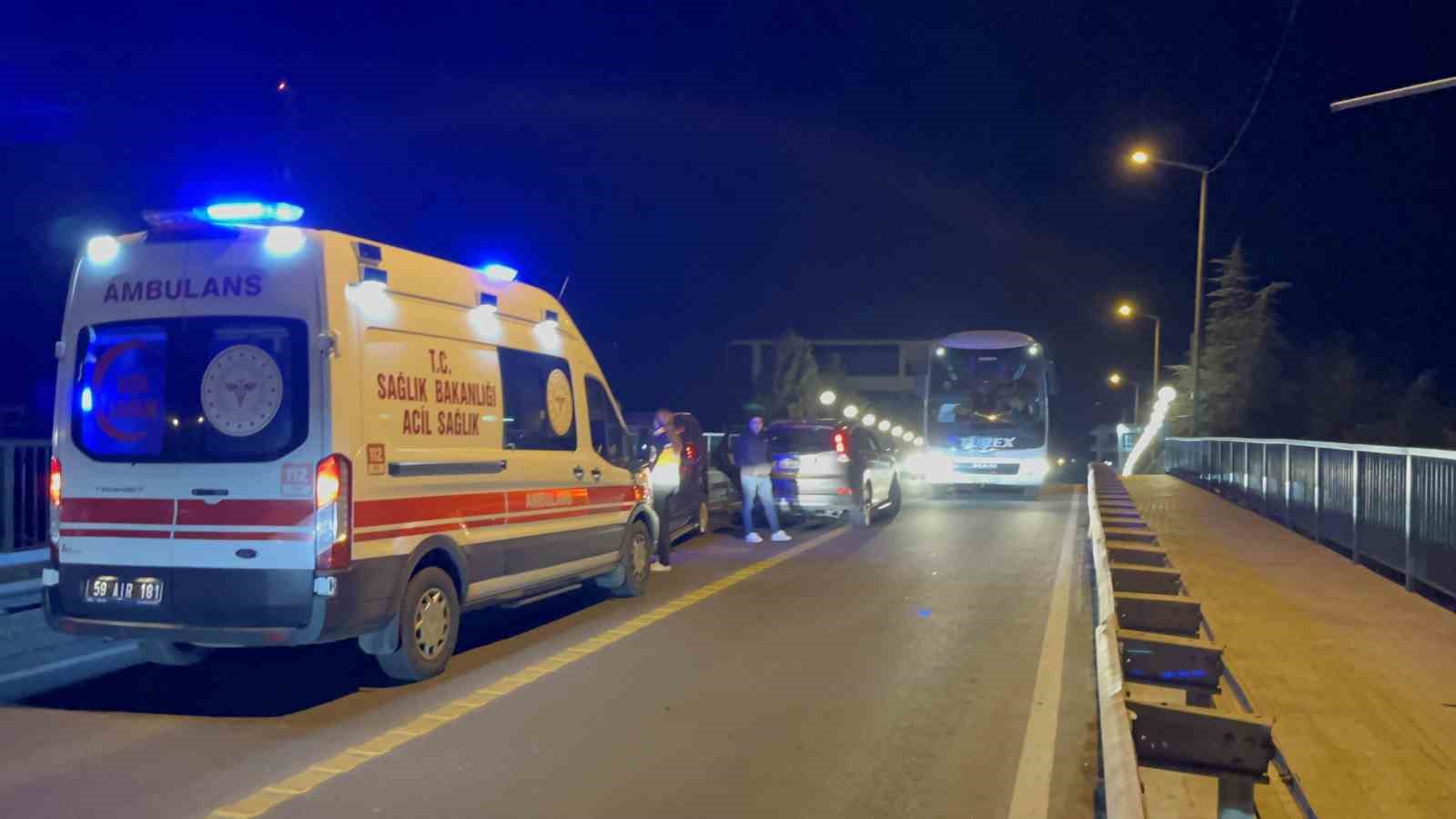 corluda alkollu kadin surucu kaza yapti trafik felc oldu 3 JwAfRqB7