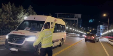 corluda-alkollu-kadin-surucu-kaza-yapti-trafik-felc-oldu-QUiw6i4G.jpg