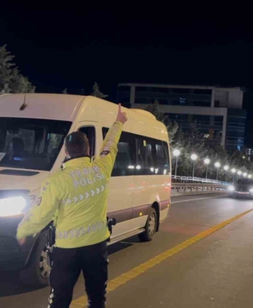corluda-alkollu-kadin-surucu-kaza-yapti-trafik-felc-oldu-QUiw6i4G.jpg
