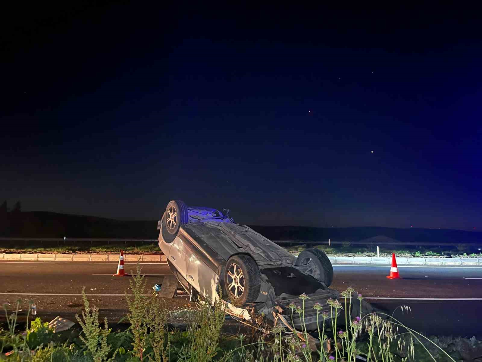 corluda kontrolden cikan arac menfeze carparak takla atti anne ve cocugu yaralandi 2 nnqLiqeJ