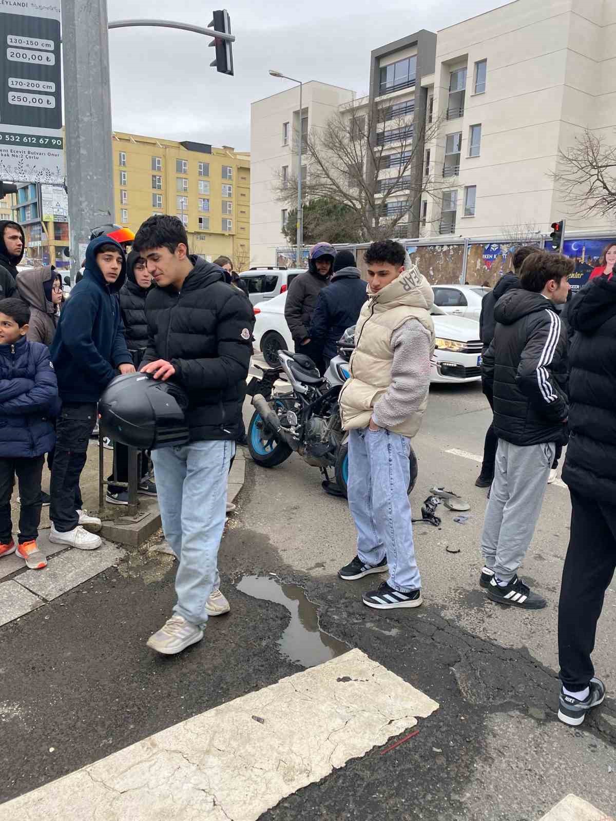 corluda trafik kazasi 1 agir yarali 4 ckn2ZtvW