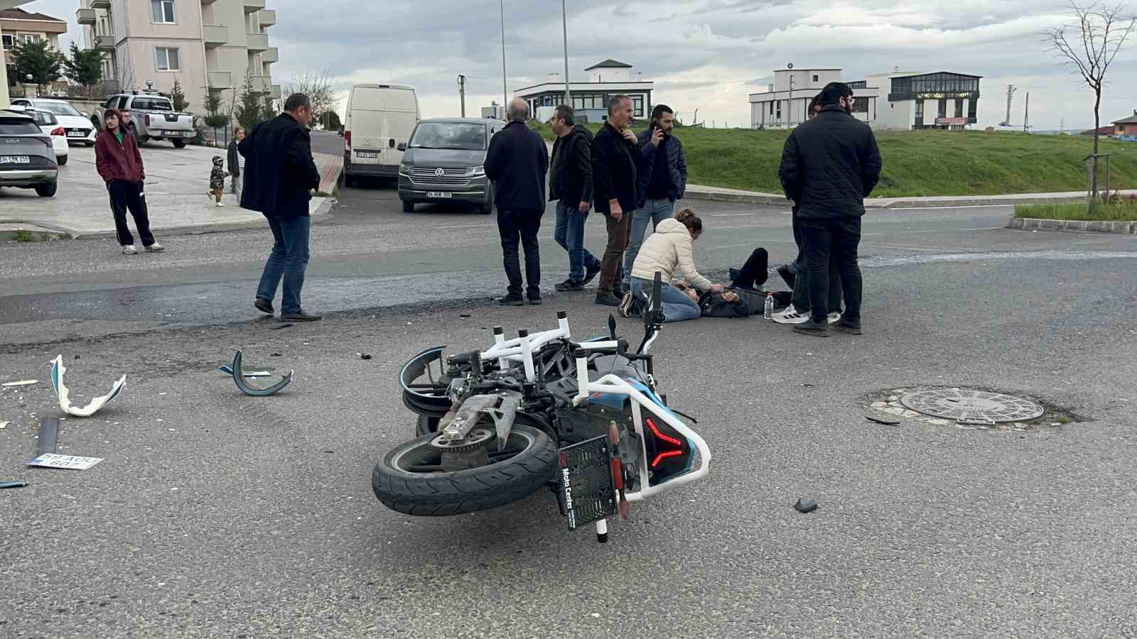 corluda trafik kazasi 2 yarali 0 VP7ZcByV