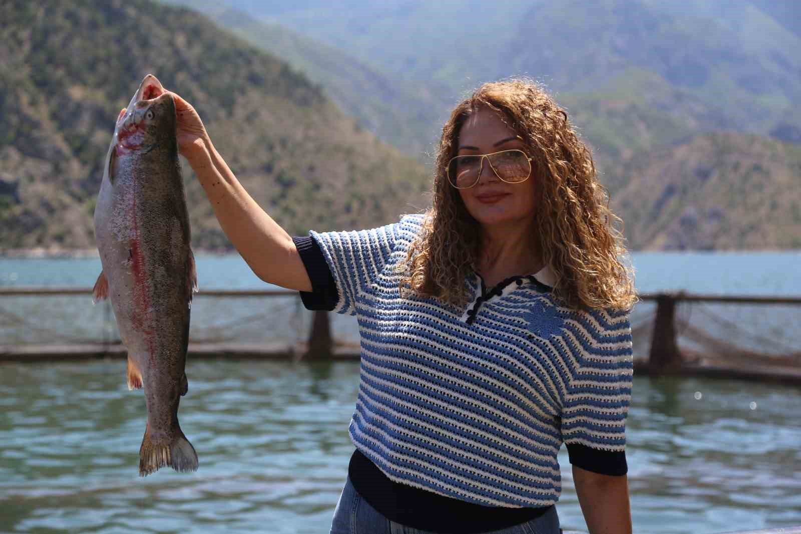 coruh havzasinda uretilen turk somonlari dunya sofralarinda 0 bVkOhQCc