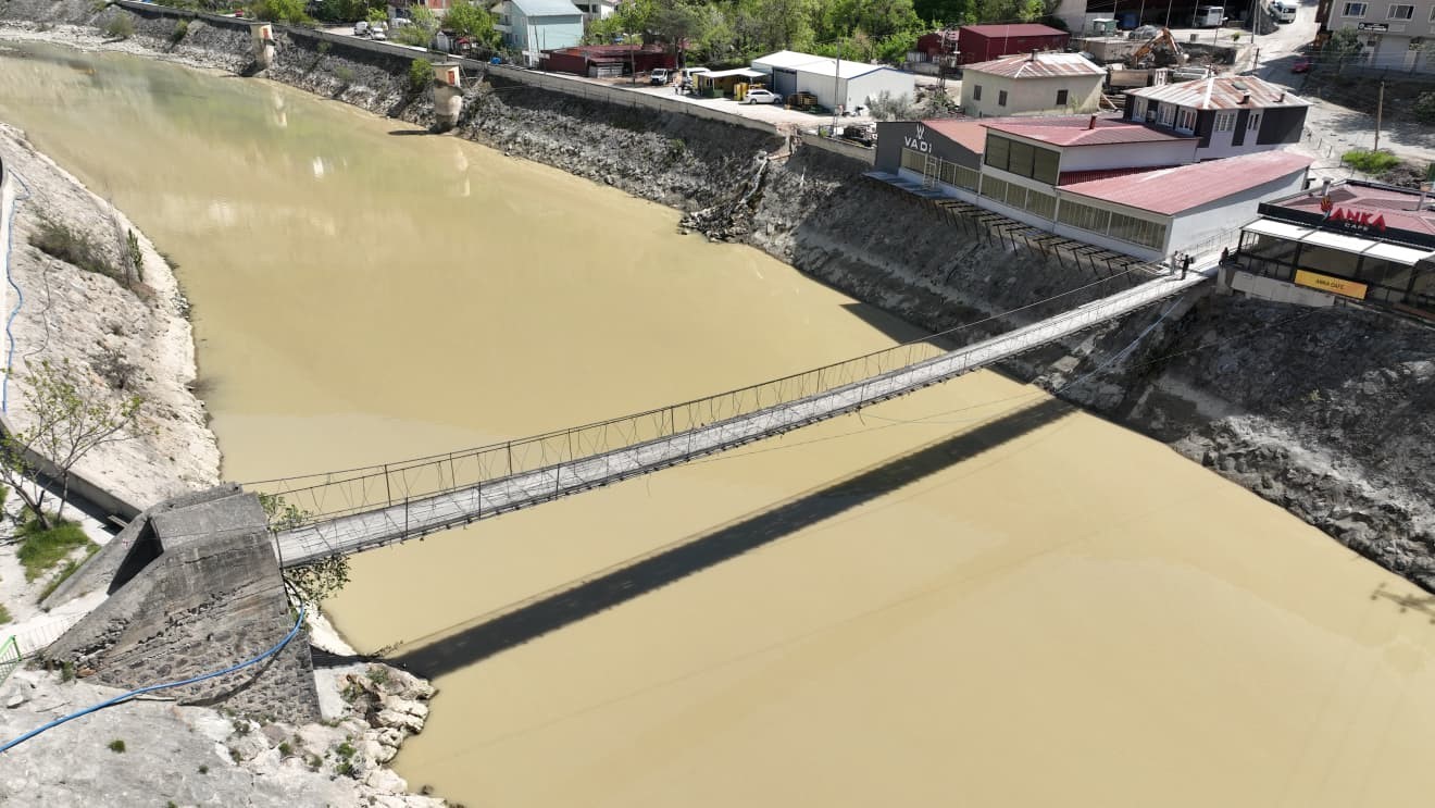 coruh nehri uzerindeki asma kopruler tarihe meydan okuyor 5 WzQvkwfC