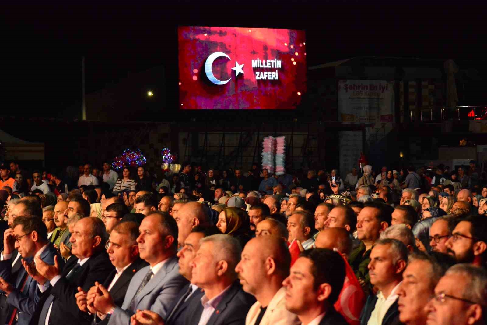 corum 15 temmuzun yildonumunde tek yurek oldu 0 E2IWAQYI