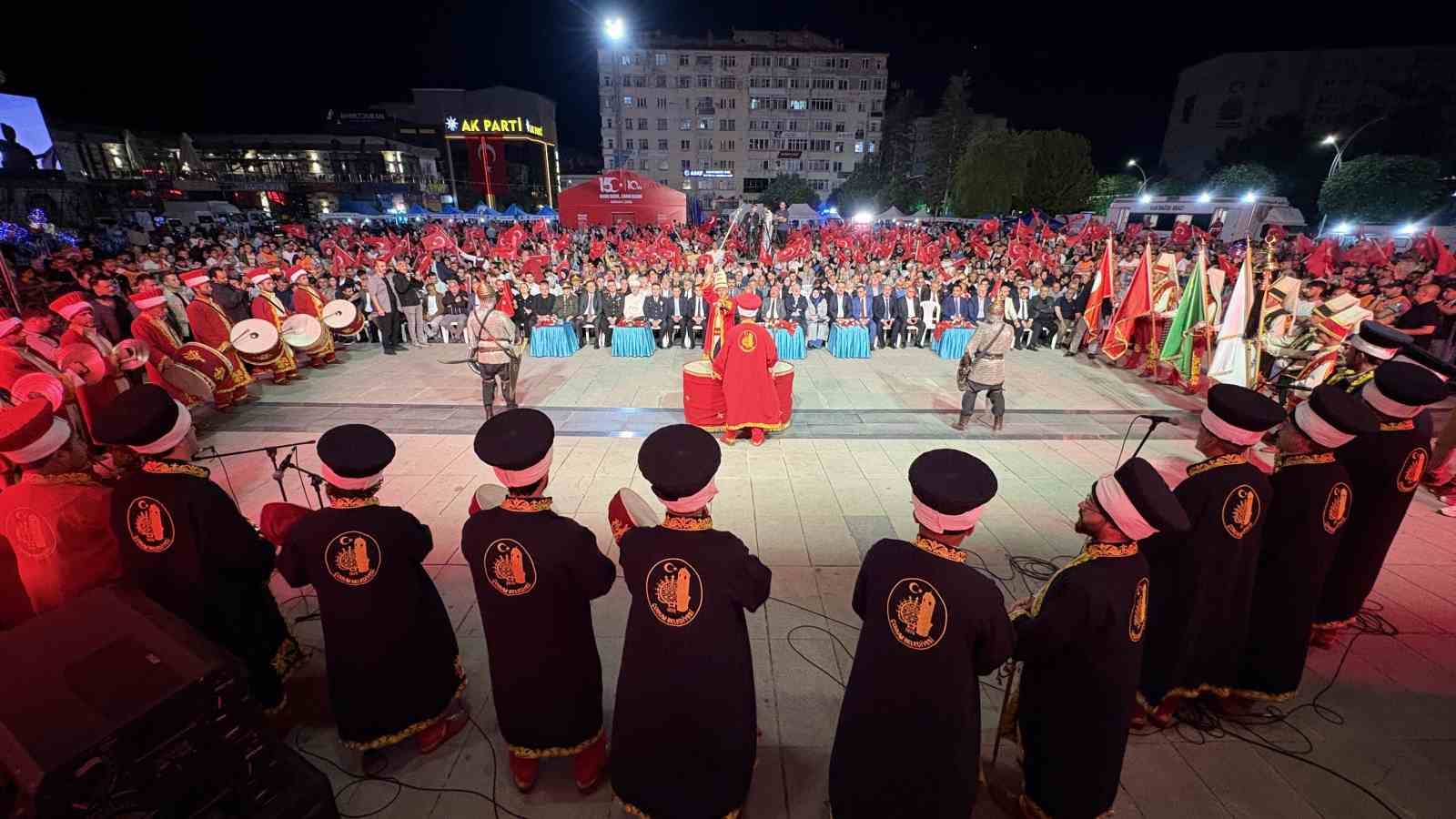 corum 15 temmuzun yildonumunde tek yurek oldu 3 YKd5Wddr