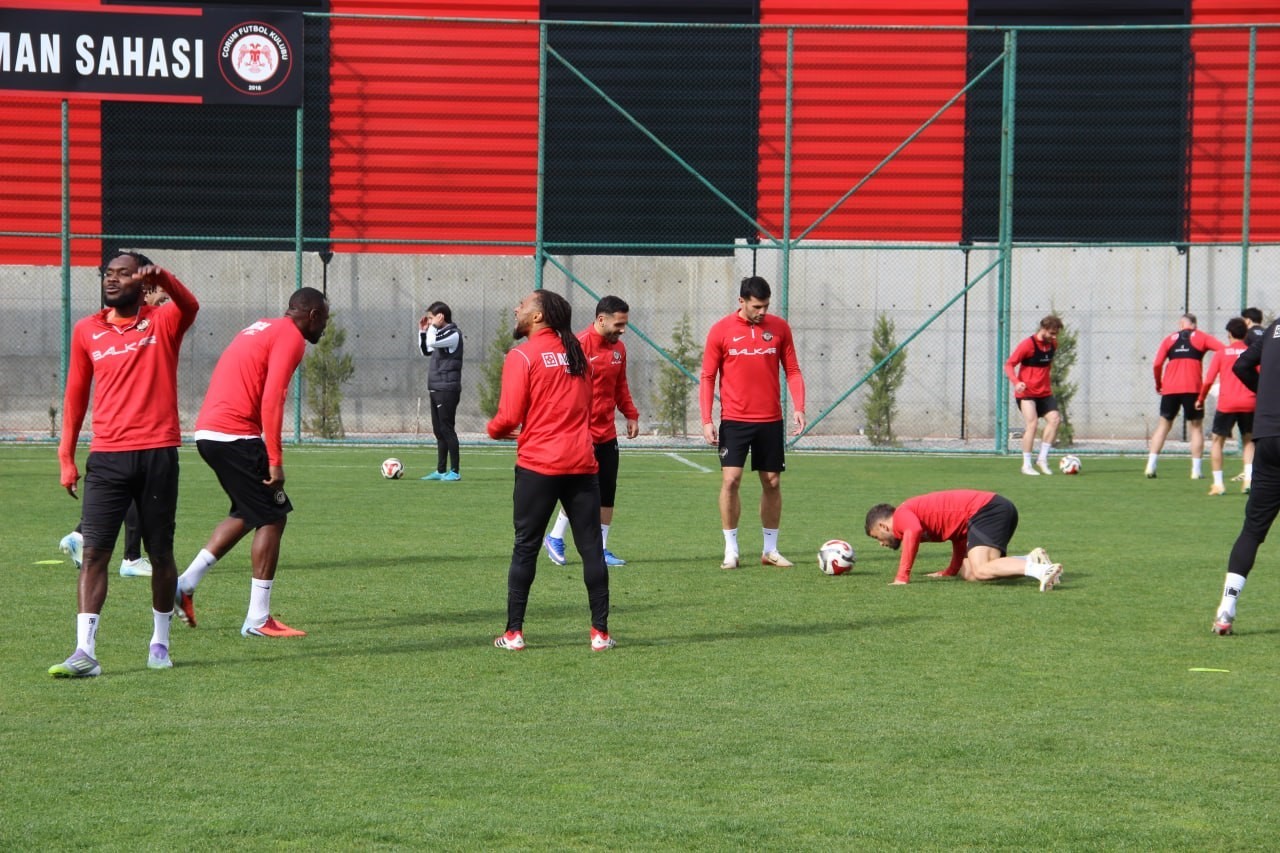 Çorum FK, Bandırmaspor hazırlıklarını sürdürdü 8 corum fk bandirmaspor hazirliklarini surdurdu 4 BikElkWj
